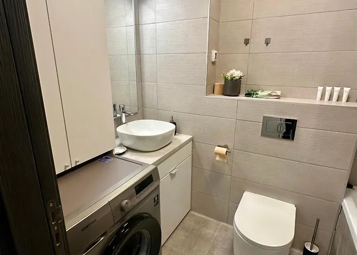 Quiet Modern Near Romexpo - Balcony *