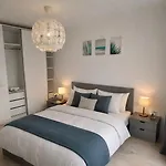 Апартаменти Quiet Modern Near Romexpo - Balcony