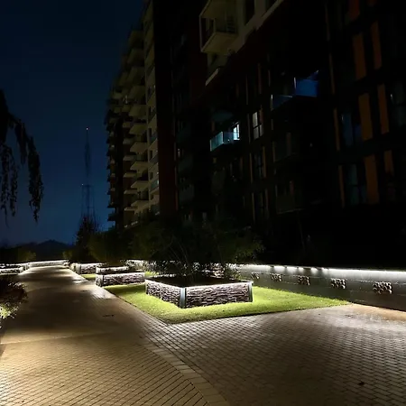 Apartment Quiet Modern Near Romexpo - Balcony *