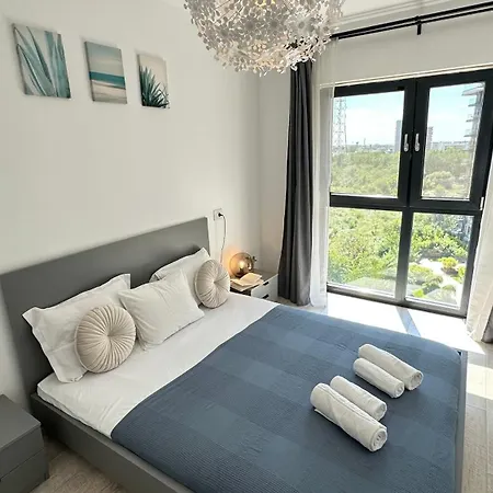 Modern Near Romexpo With Private Parking And Garden View * Bucharest