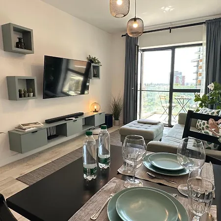 Modern Near Romexpo With Private Parking And Garden View * Bucharest