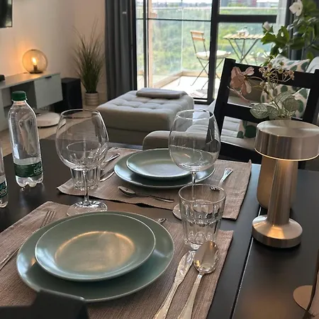 Modern Near Romexpo With Private Parking And Garden View Apartment