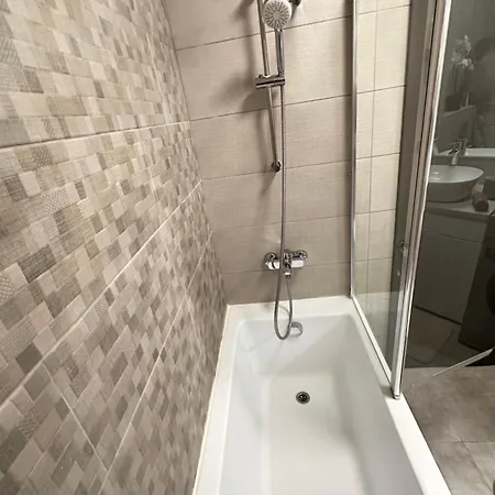 Modern Near Romexpo With Private Parking And Garden View Apartment Bucharest