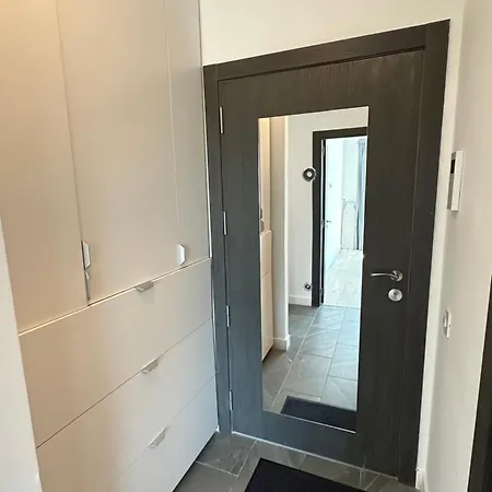 Modern Near Romexpo With Private Parking And Garden View * Bucharest