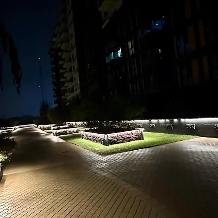 Apartamento Quiet Modern Near Romexpo - Balcony Bucarest