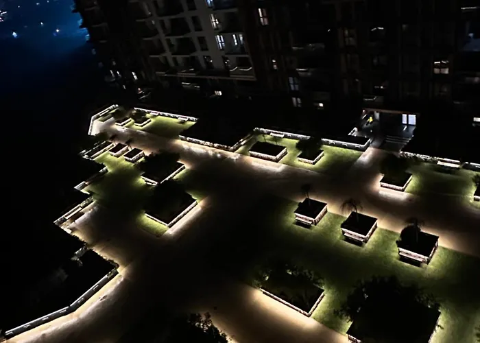 Quiet Modern Near Romexpo - Balcony Апартаменти