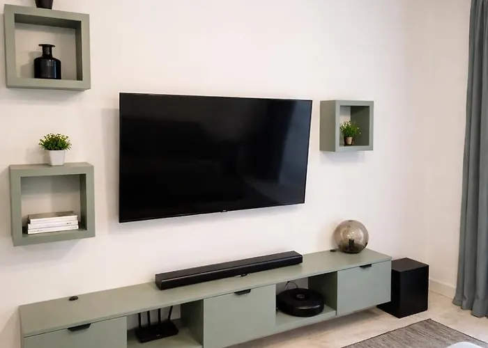 Апартаменти Quiet Modern Near Romexpo - Balcony Бухарест